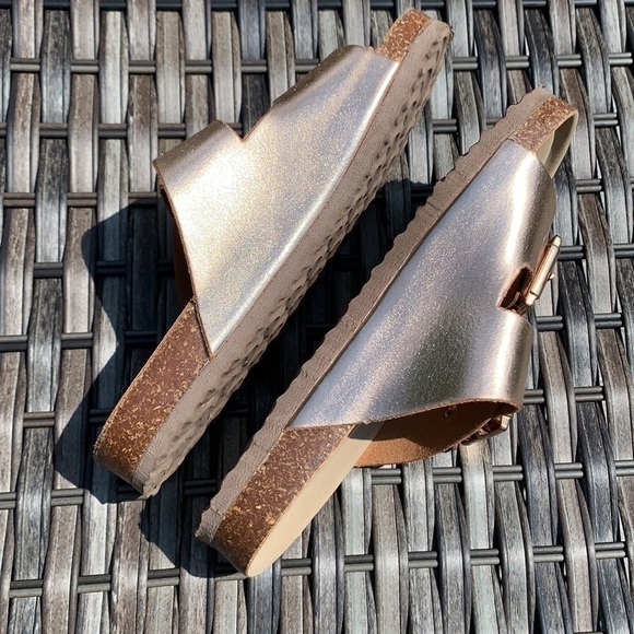 Steve MADDEN BRANDO Rose Gold Sandals - Picture 6 of 11